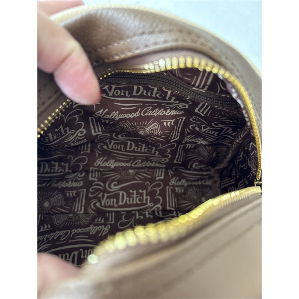 Von Dutch Brown Bowler Top Handle Bag Logo Accent Zip Closure Crossbody Strap - Picture 7 of 7